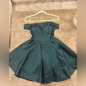 Off-the-Shoulder Emerald Green Party Dress